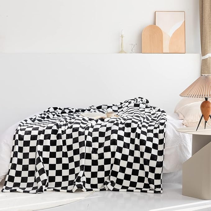 Black & White Checkerboard Flannel Throw Blanket 50"x60" – Soft Retro Grid Blanket for Couch & Bed