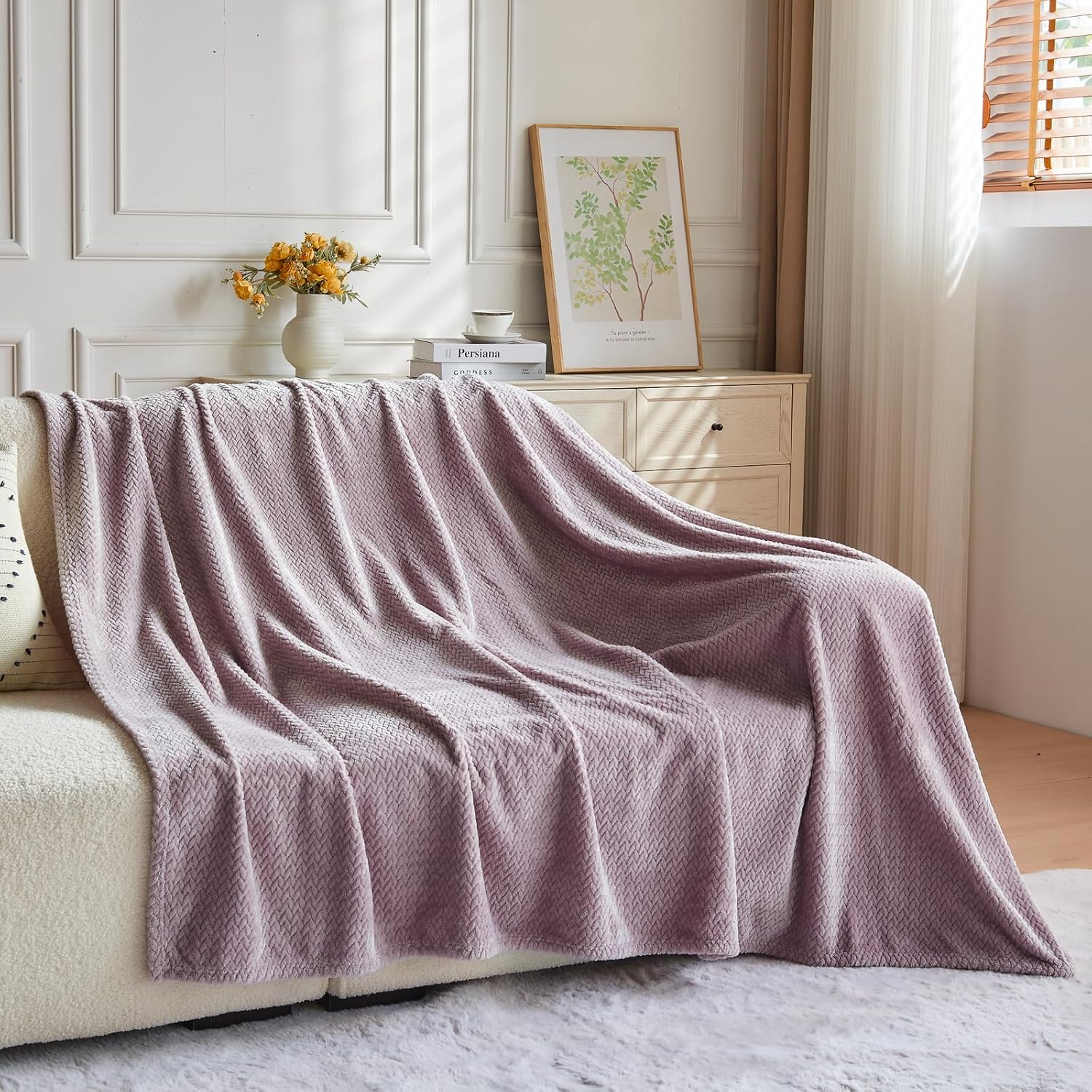 Thick Coral Fleece Throw Blanket – Soft Warm Chevron Textured Nap Blanket for Sofa, Bed & Travel (Dusty Pink, 150×200cm)